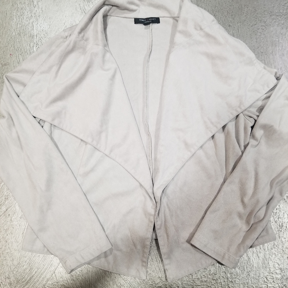 Velour cover jacket. Blazer type look.